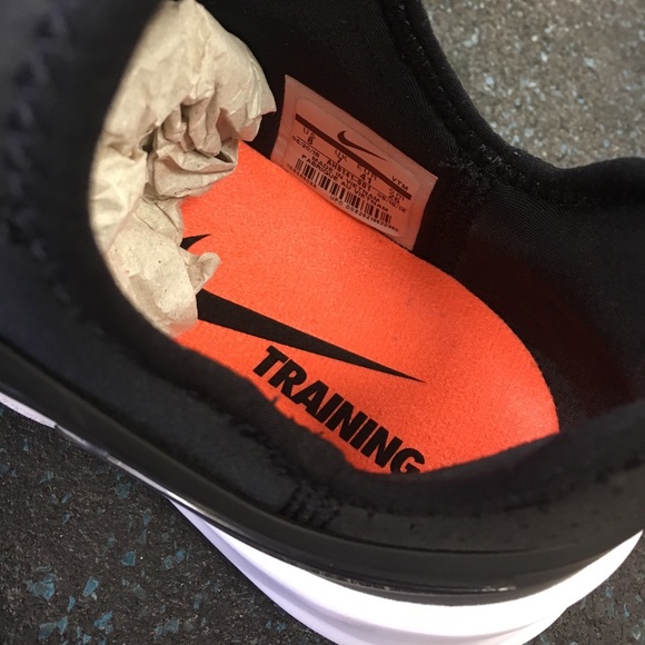 NIKE FREE X METCONS (M8/ W9.5) BRAND NEW WITH BOX - Picture 4 of 8